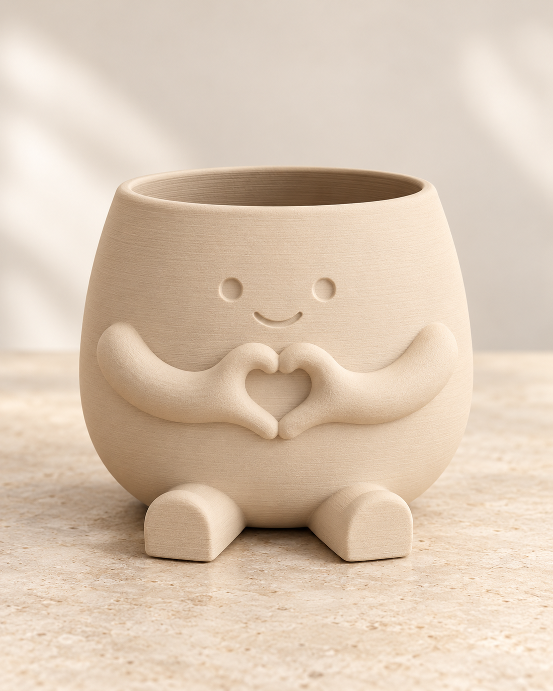 Amico - vaso con mani a cuore - beige - immagine illustrativa