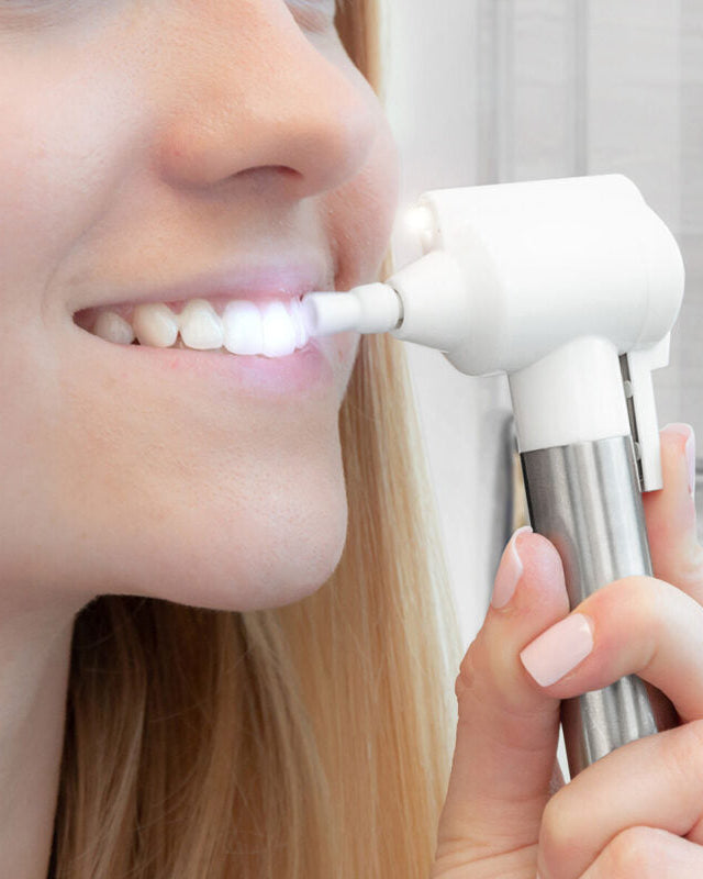 LumiDent – Dispositivo per Sbiancare e Lucidare i Denti